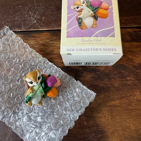 Hallmark 1995 Garden Club Chipmunk Flower Bouquet Spring‎ Keepsake Ornament - Picture 5 of 5